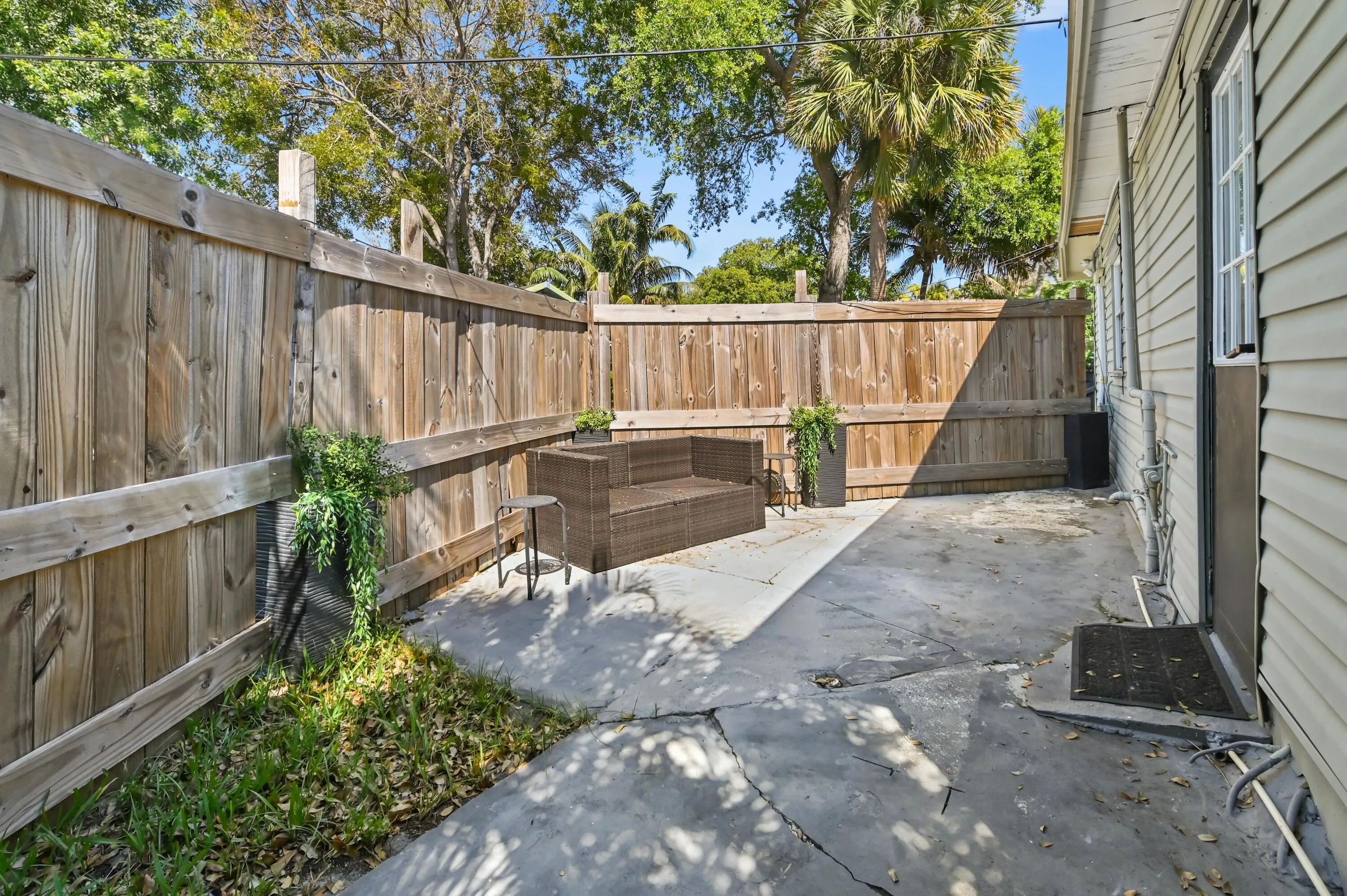 40 backyard 01