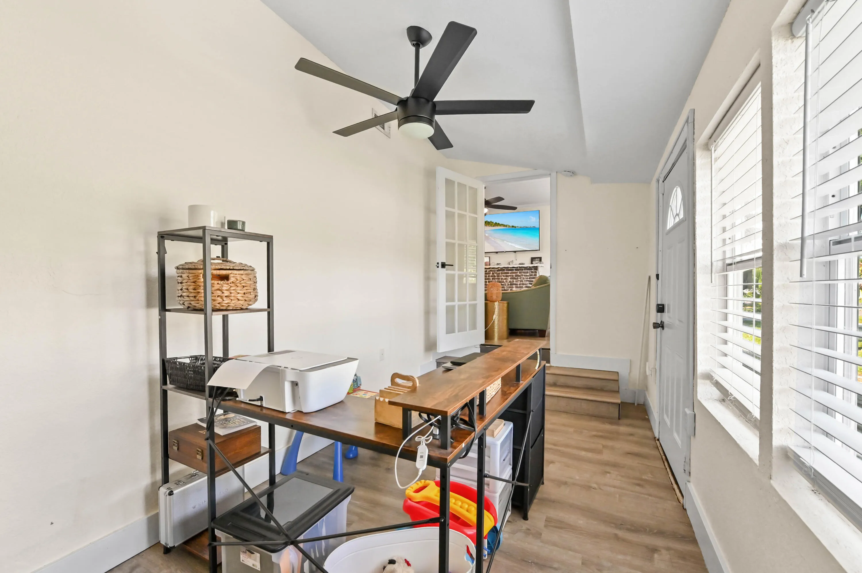08 family room 03