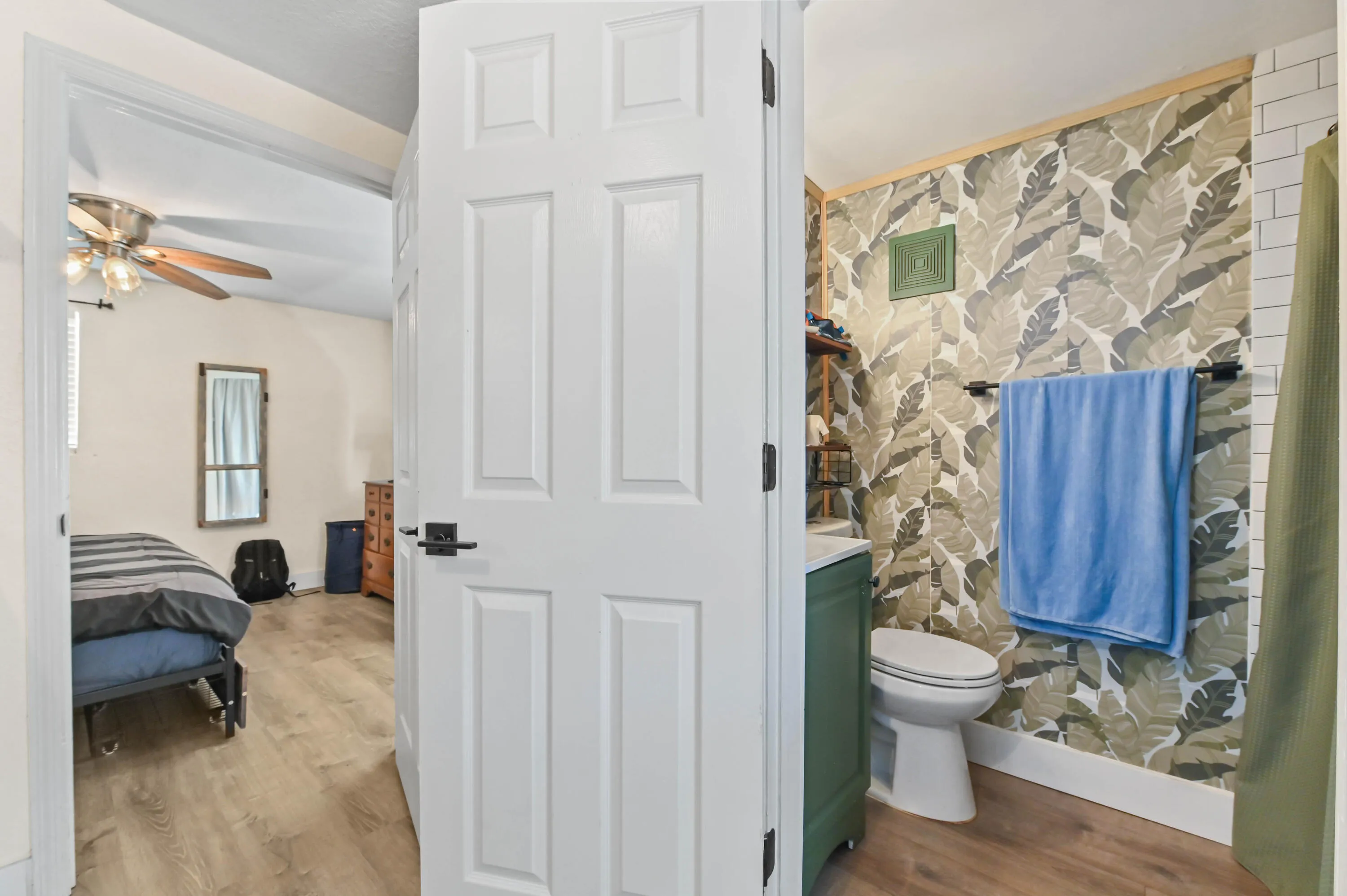 35 Bathroom 01