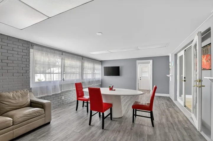 Spacious Family Room
