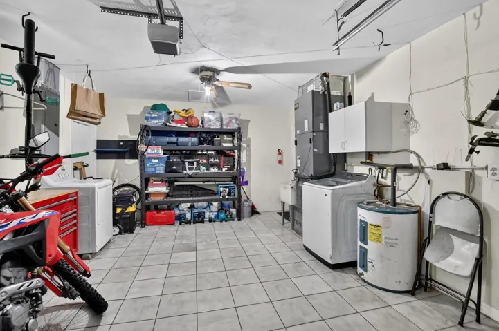 Large 1 1/2 car garage