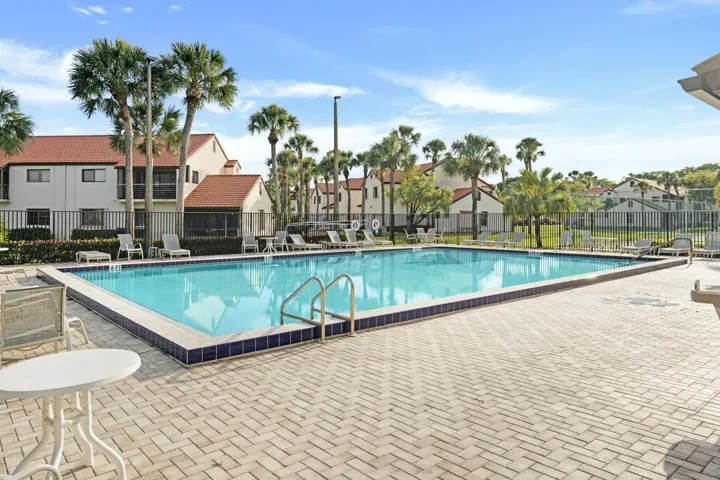 Dos Lagos Amenities1