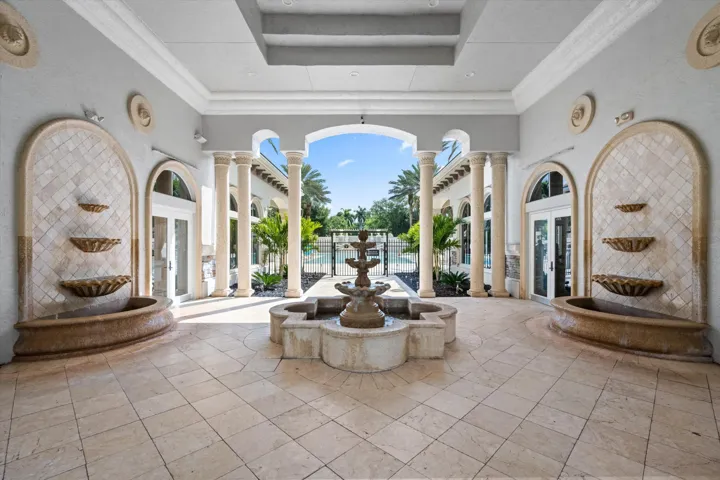 Clubhouse Lanai