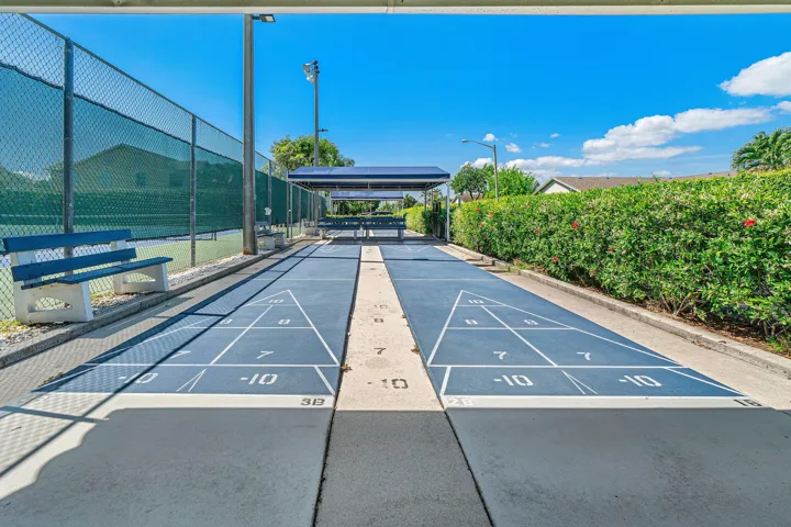 Bacci Court