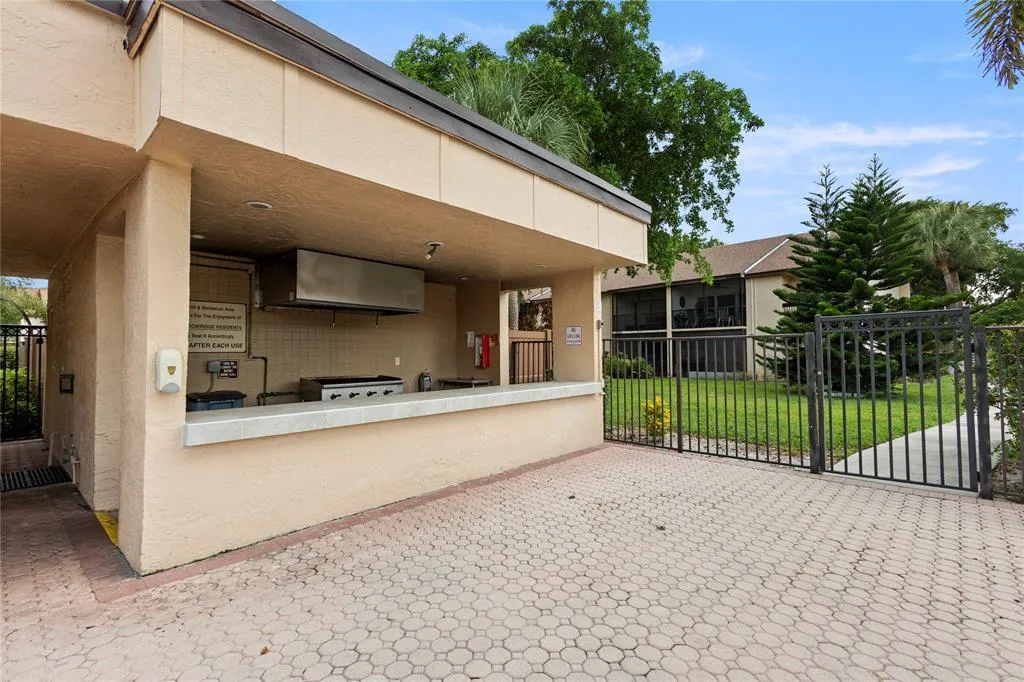 outdoor kitchen