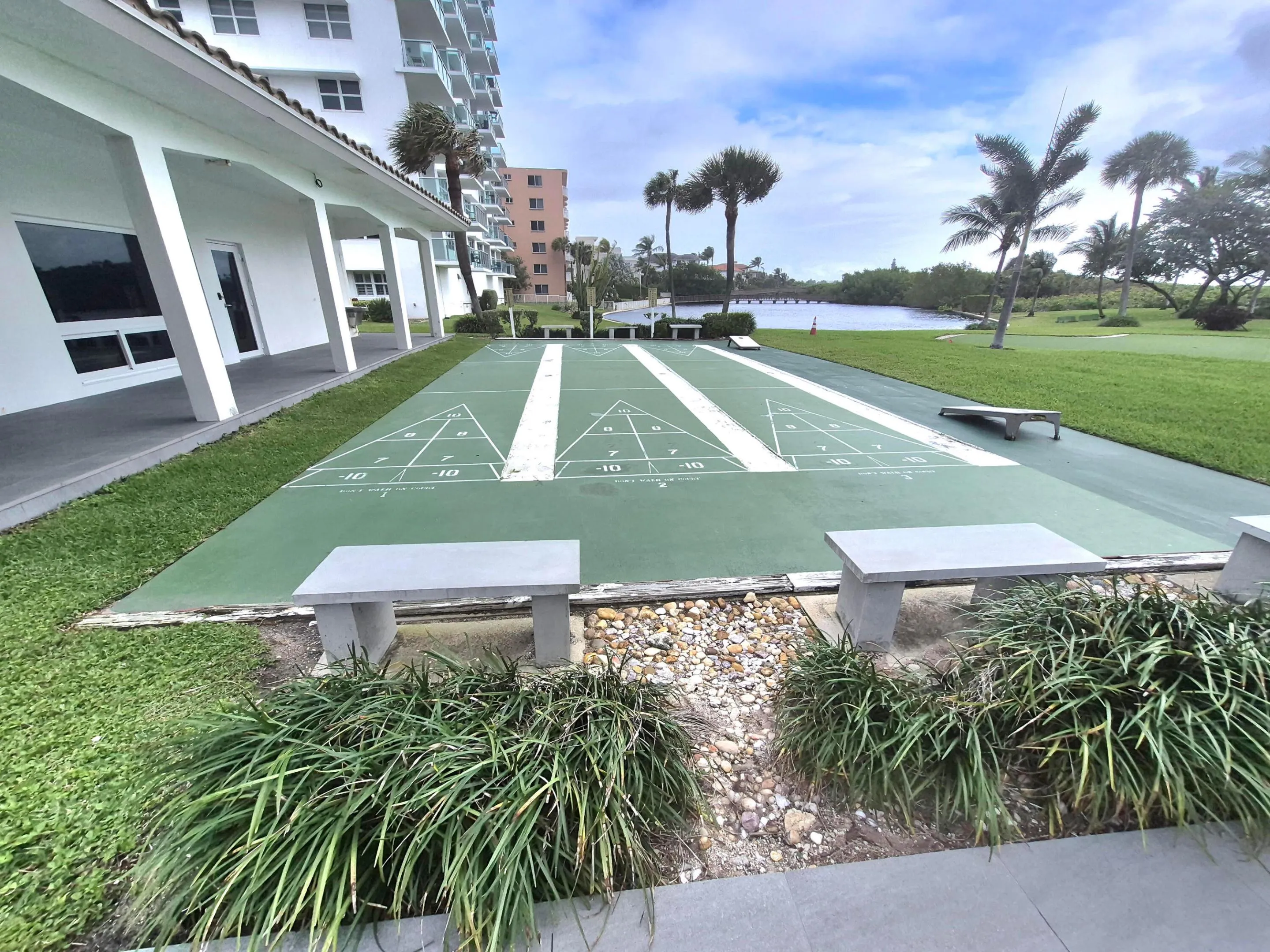 TW SHUFFLEBOARD