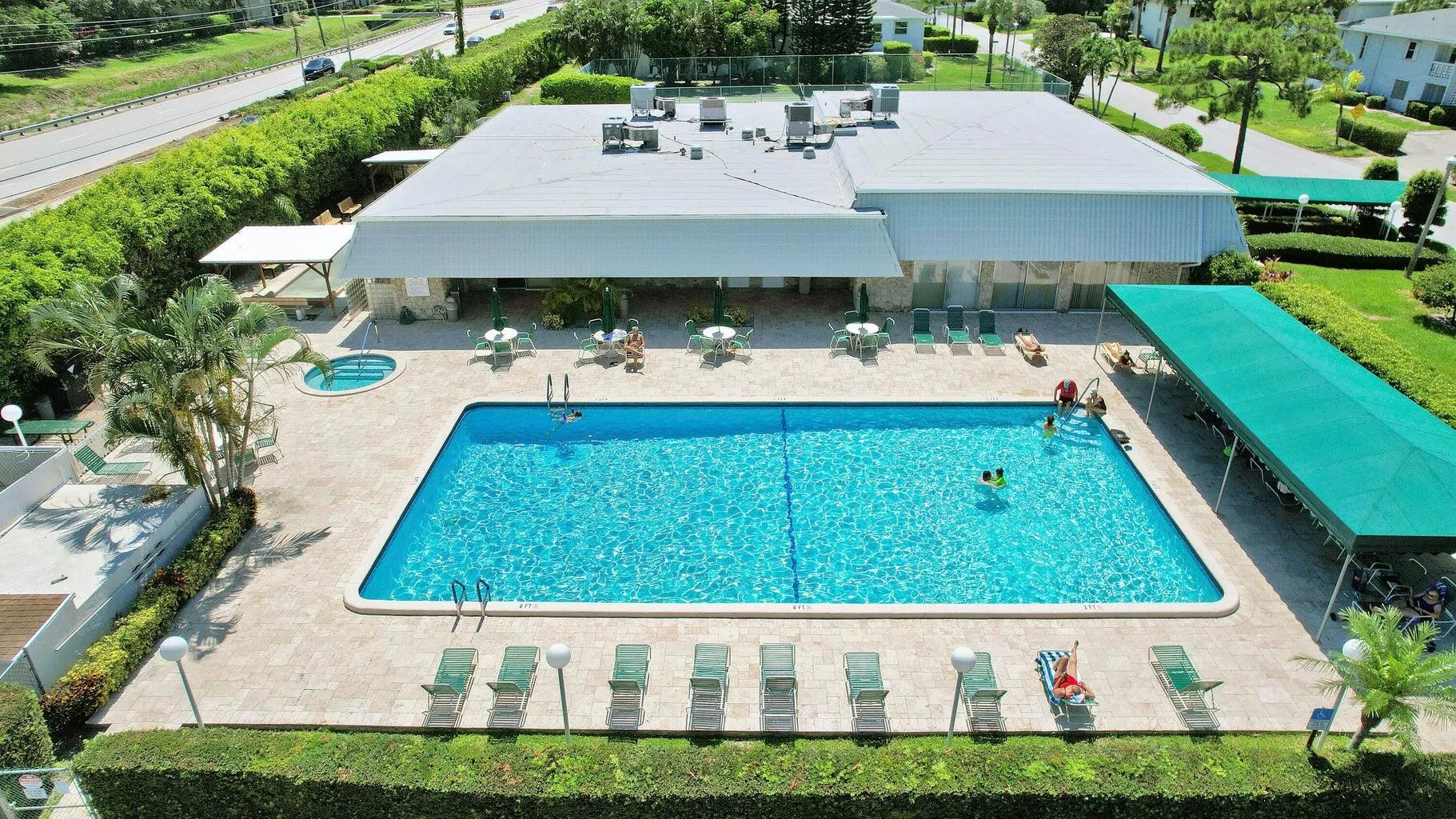 Pool/club