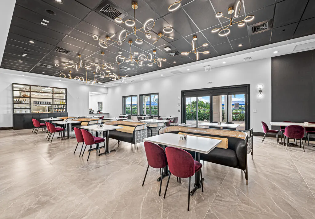 13 CLUBHOUSE CAFE 3