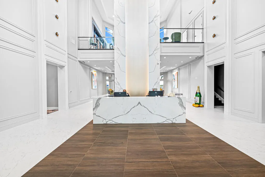 6 clubhouse lobby desk