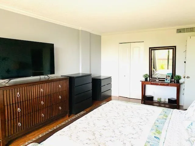 737- Pic 8