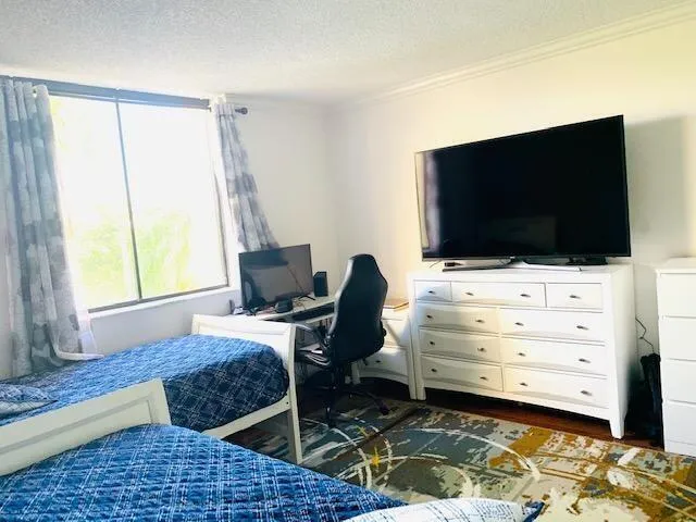 737- Pic 21