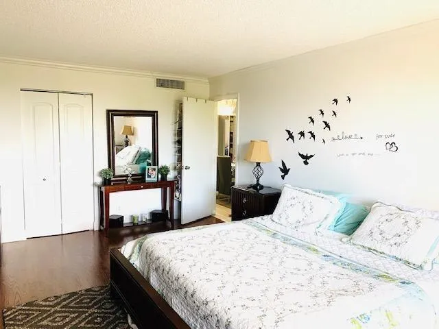 737- Pic 6
