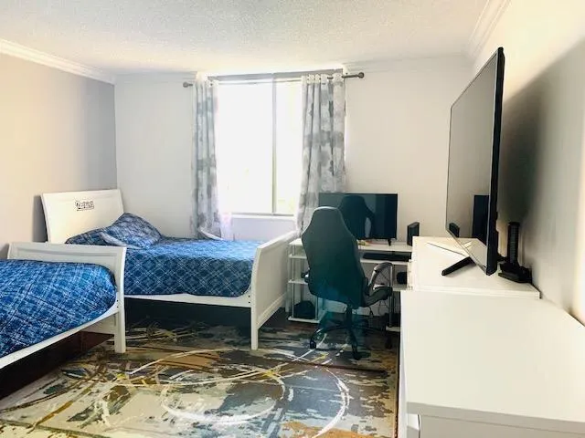 737- Pic 22