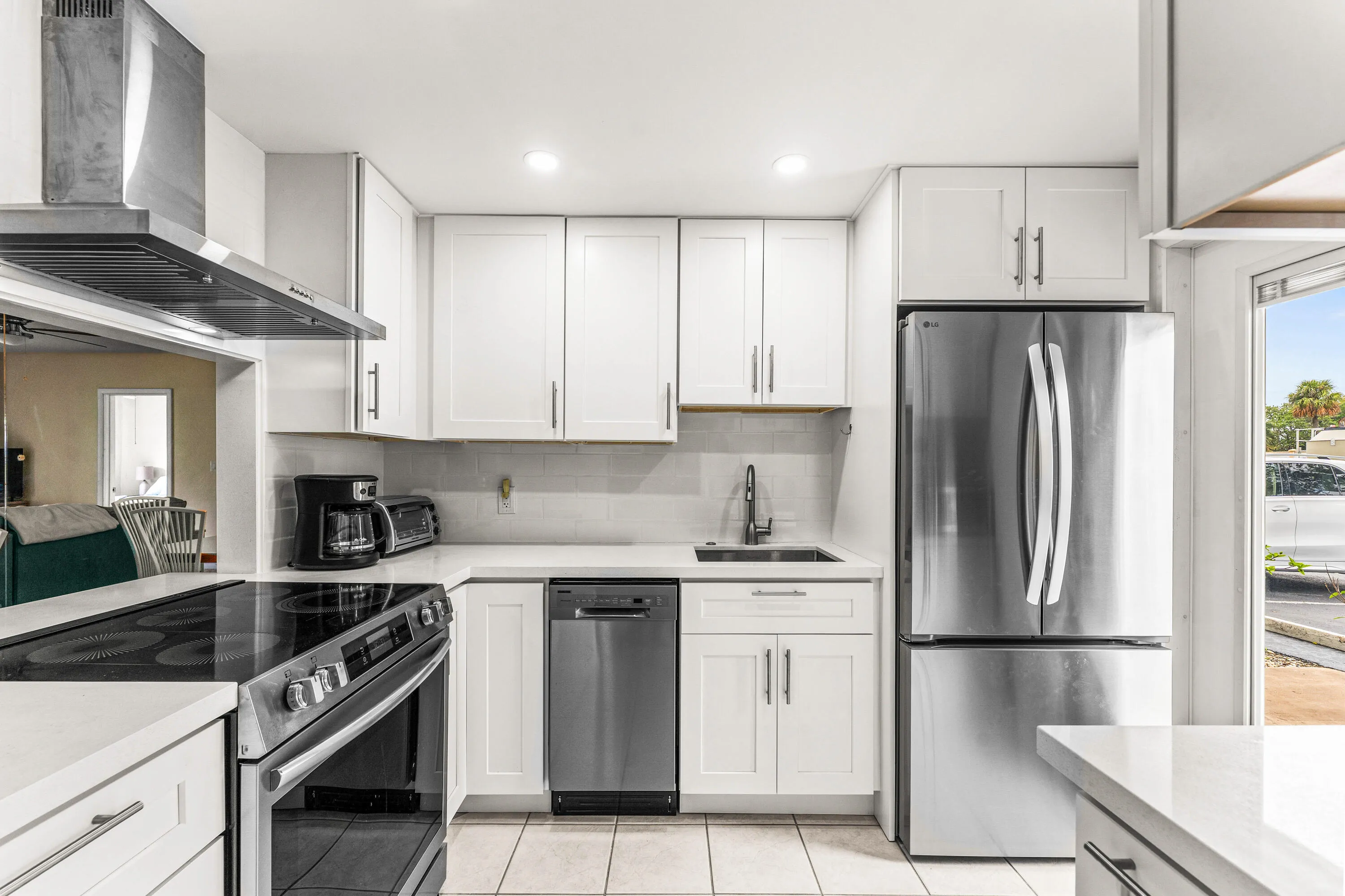 007-1951Northeast39thStreet-131-Lighthou