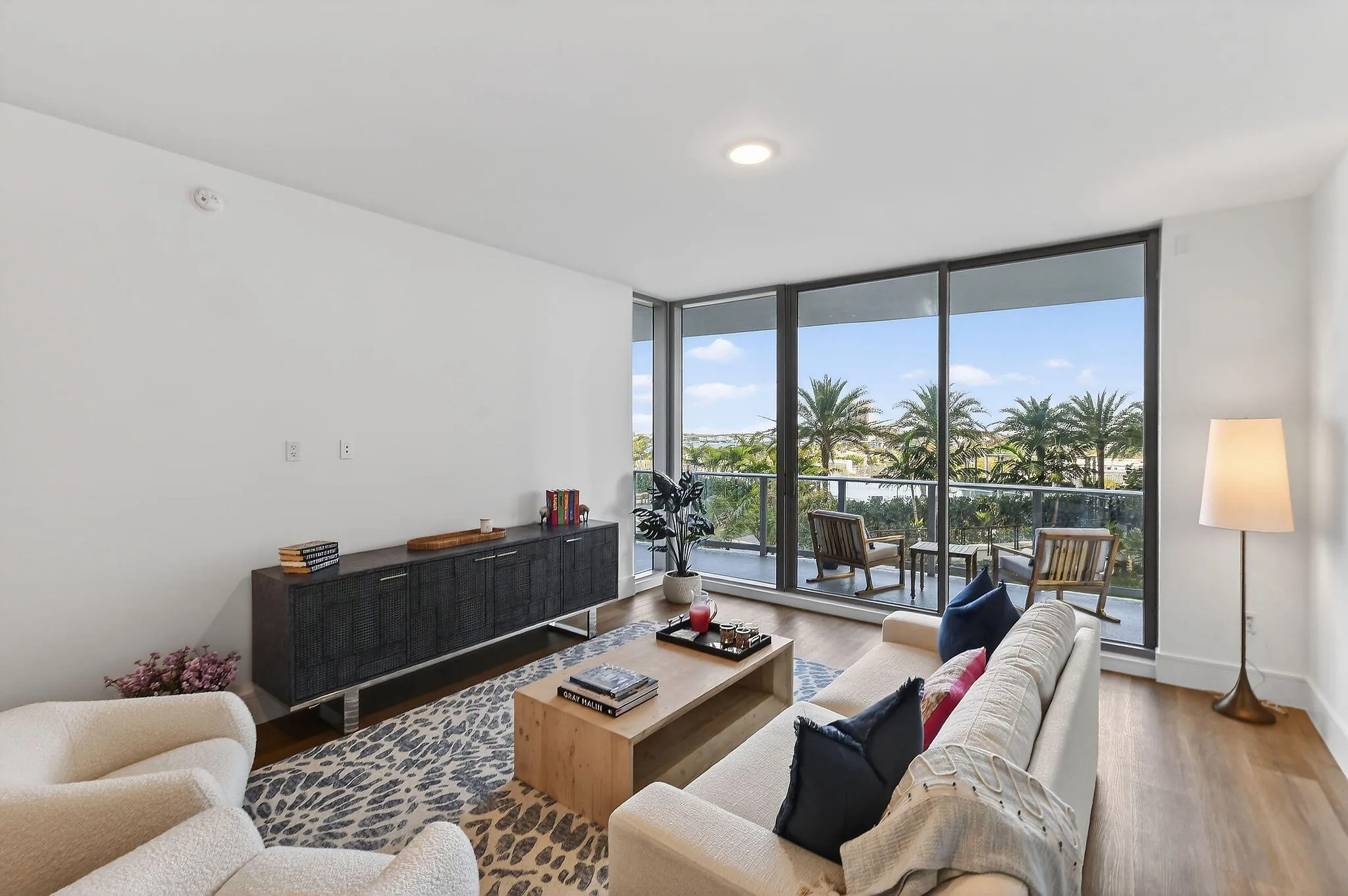 220LakeShoreDr#715(12)