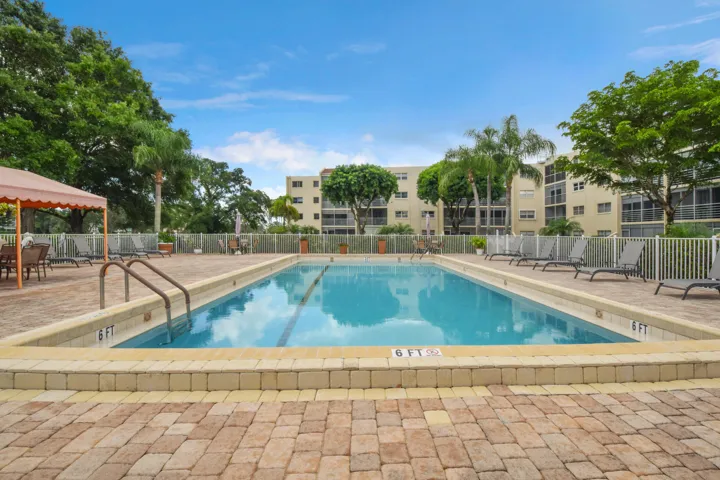 DORCHESTER POOL