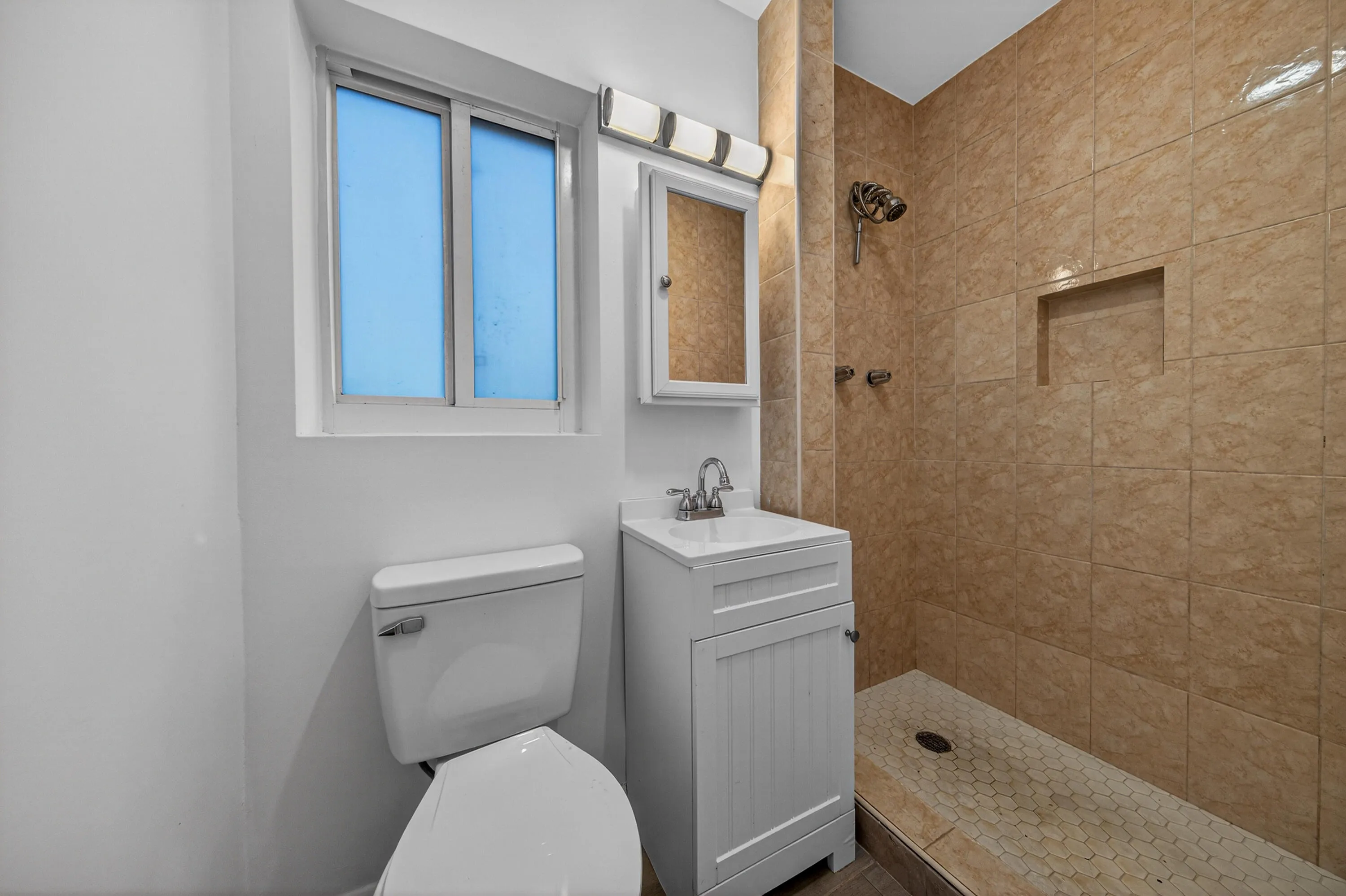 Full bath in efficiency.