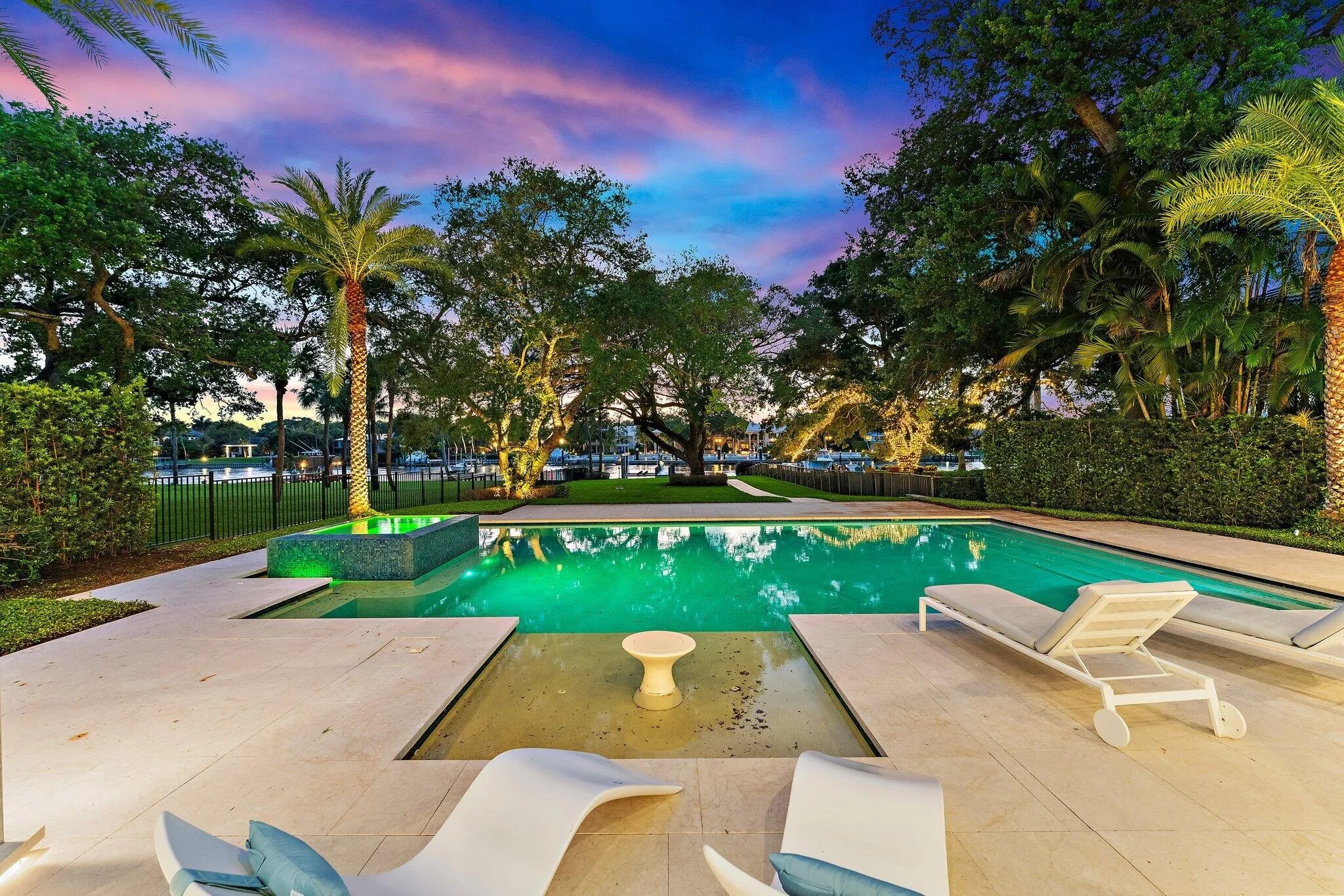 Pool & Spa