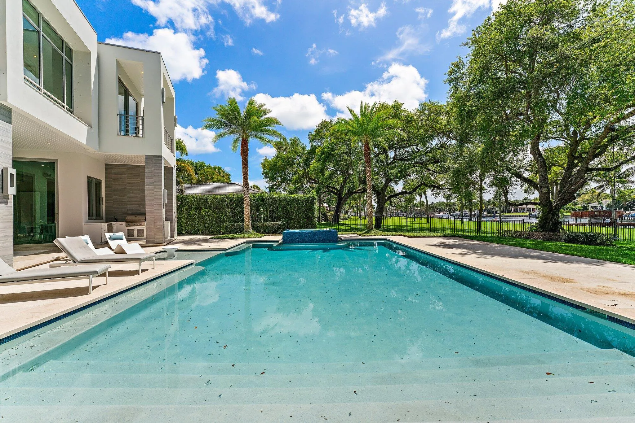 Pool & Spa