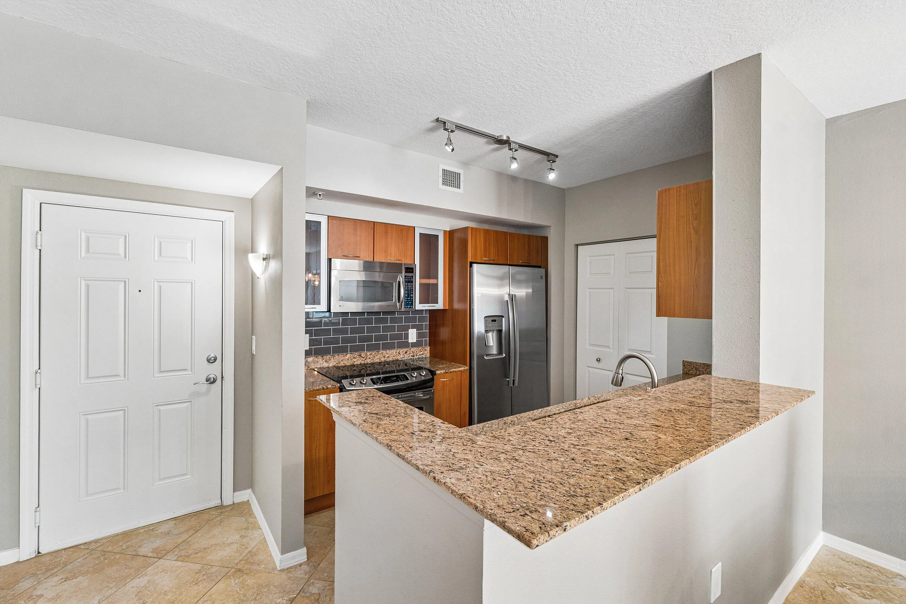 003-700EastBoyntonBeachBoulevard-803-Boy