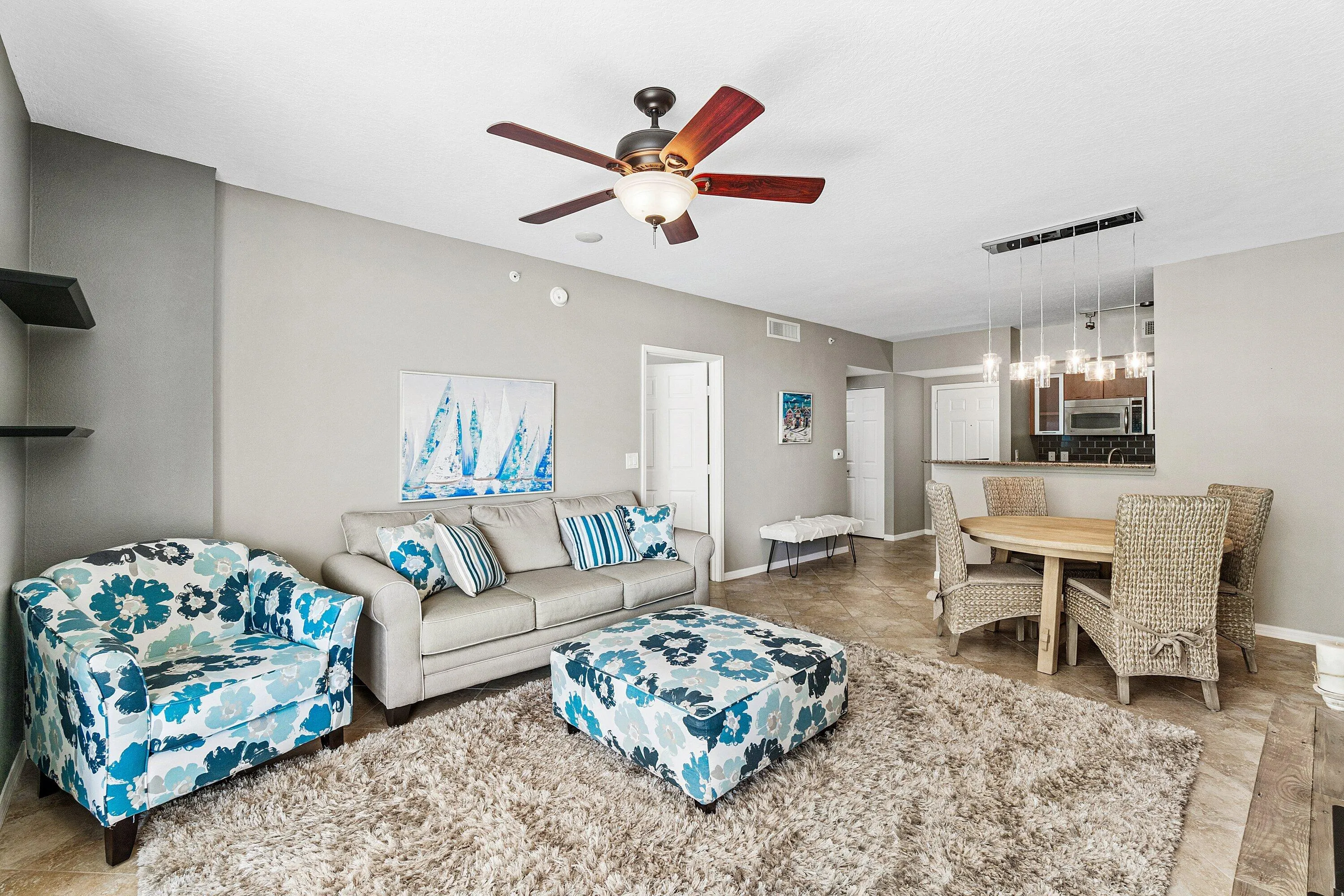 010-700EastBoyntonBeachBoulevard-803-Boy