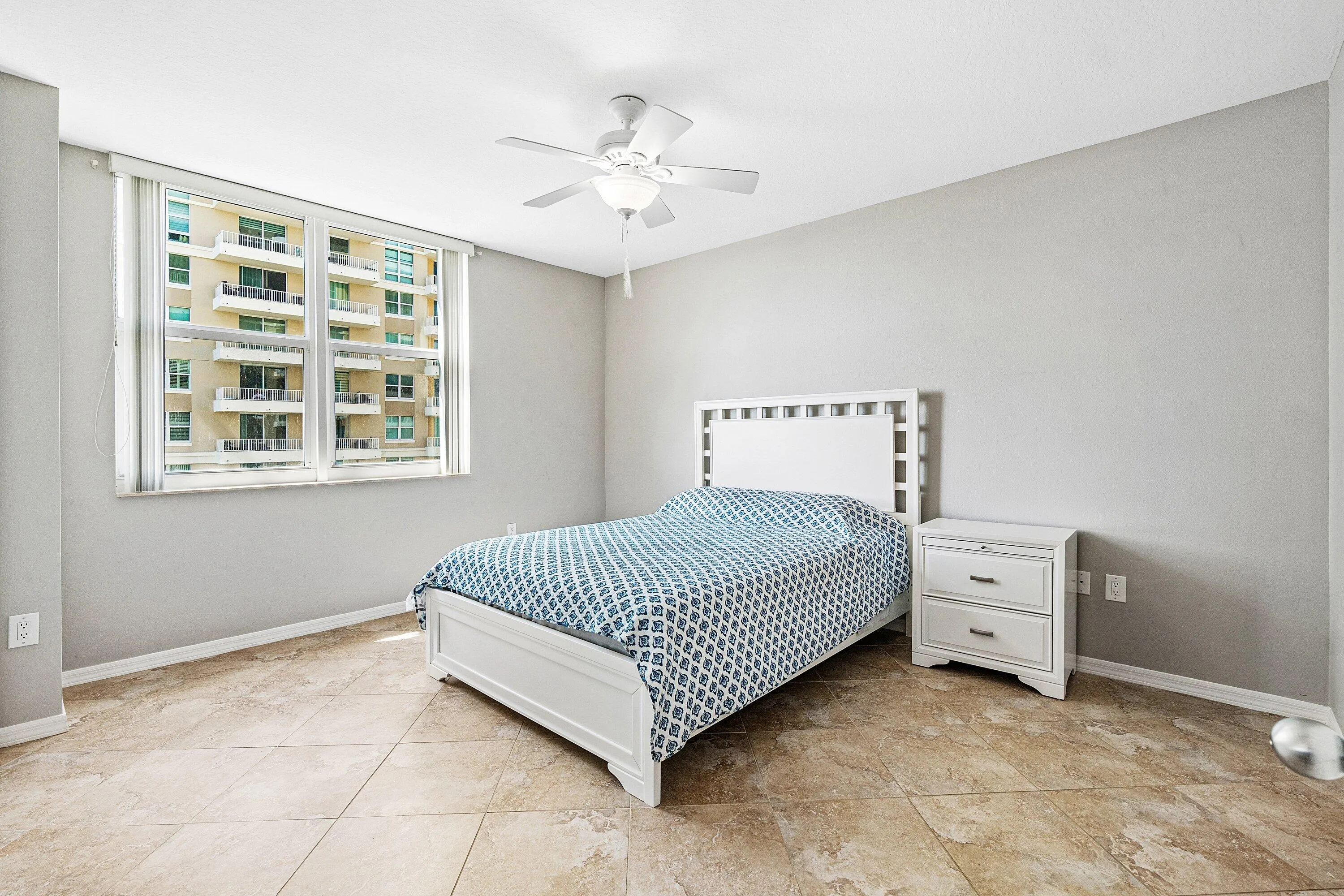 015-700EastBoyntonBeachBoulevard-803-Boy