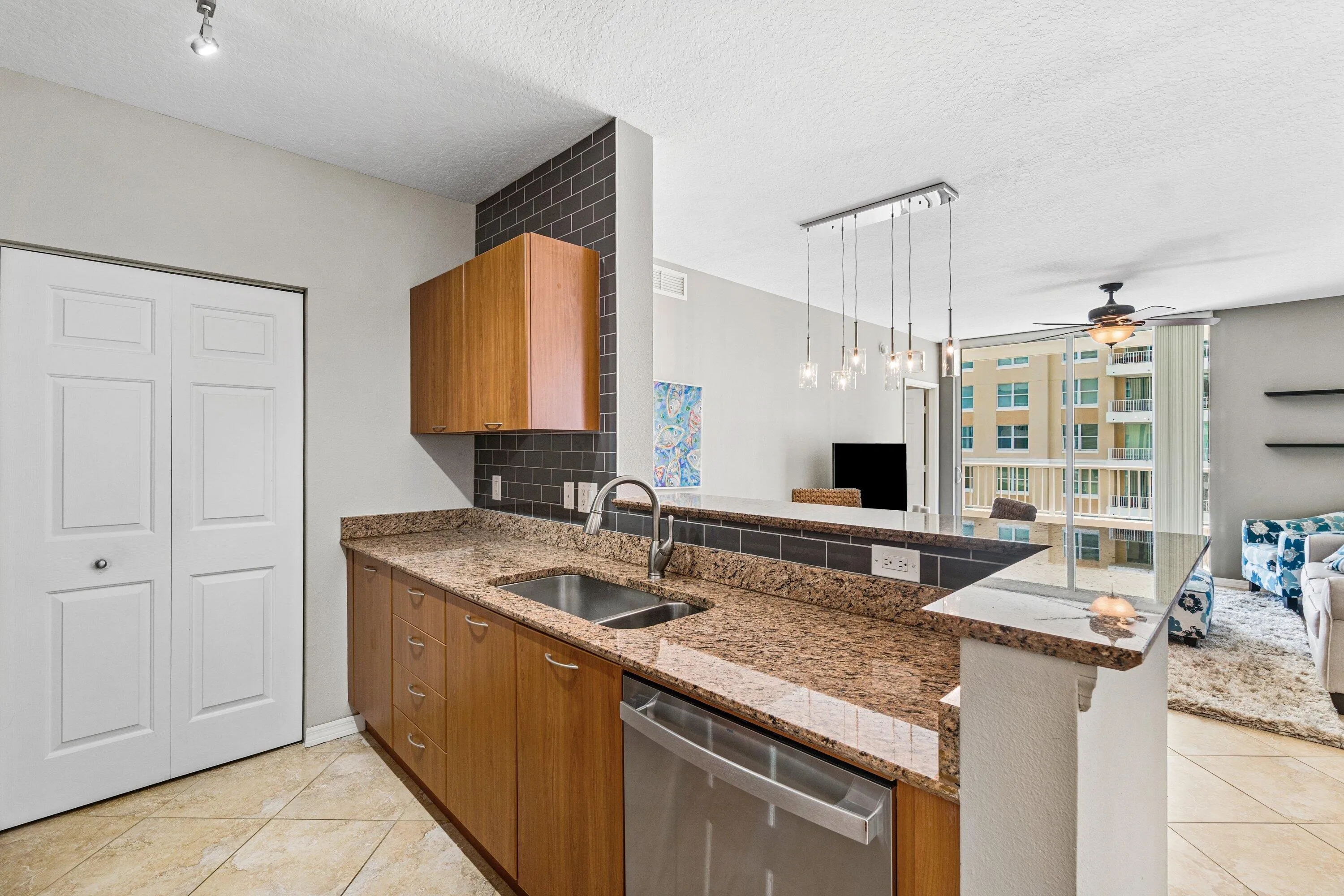 006-700EastBoyntonBeachBoulevard-803-Boy
