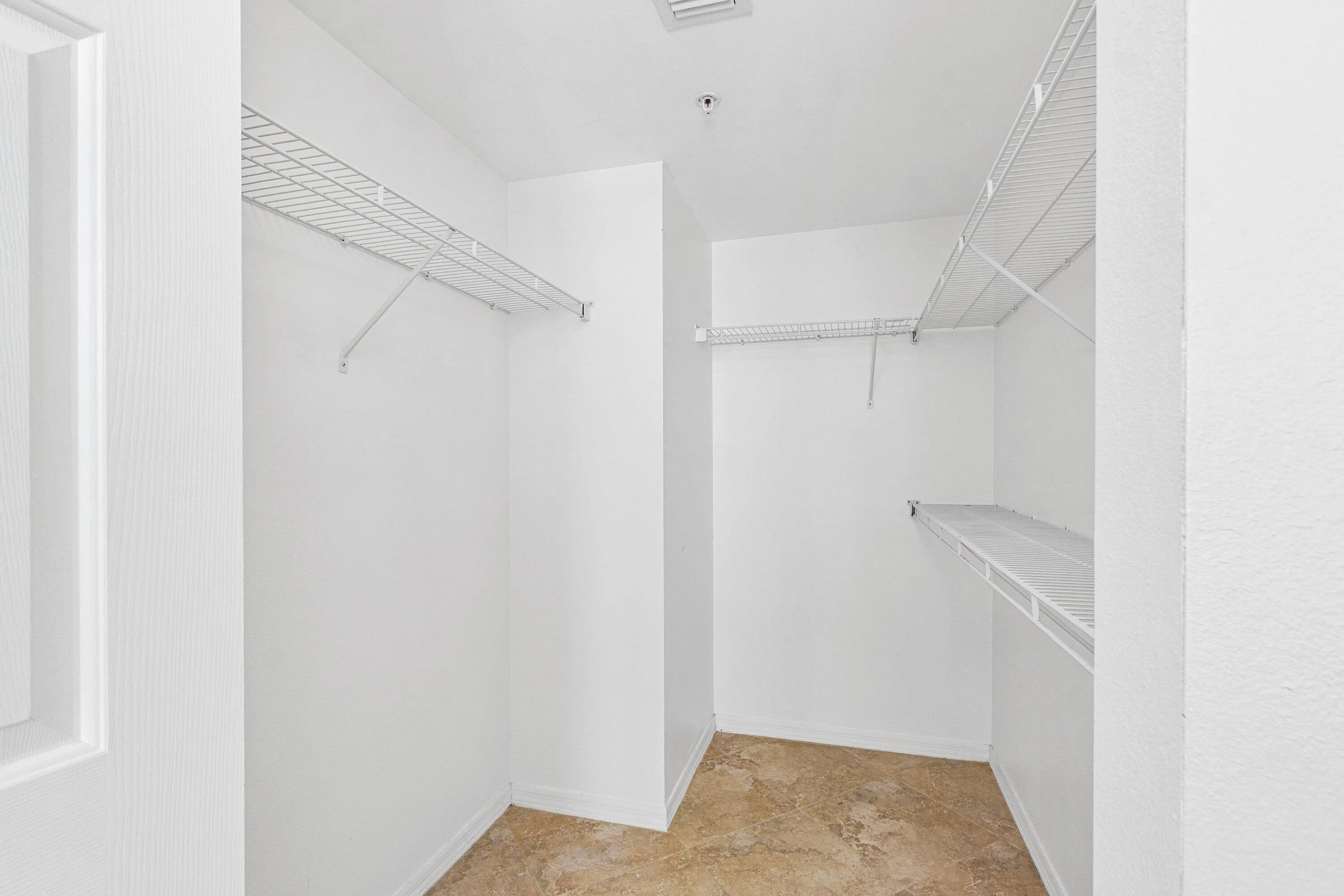 028-700EastBoyntonBeachBoulevard-803-Boy