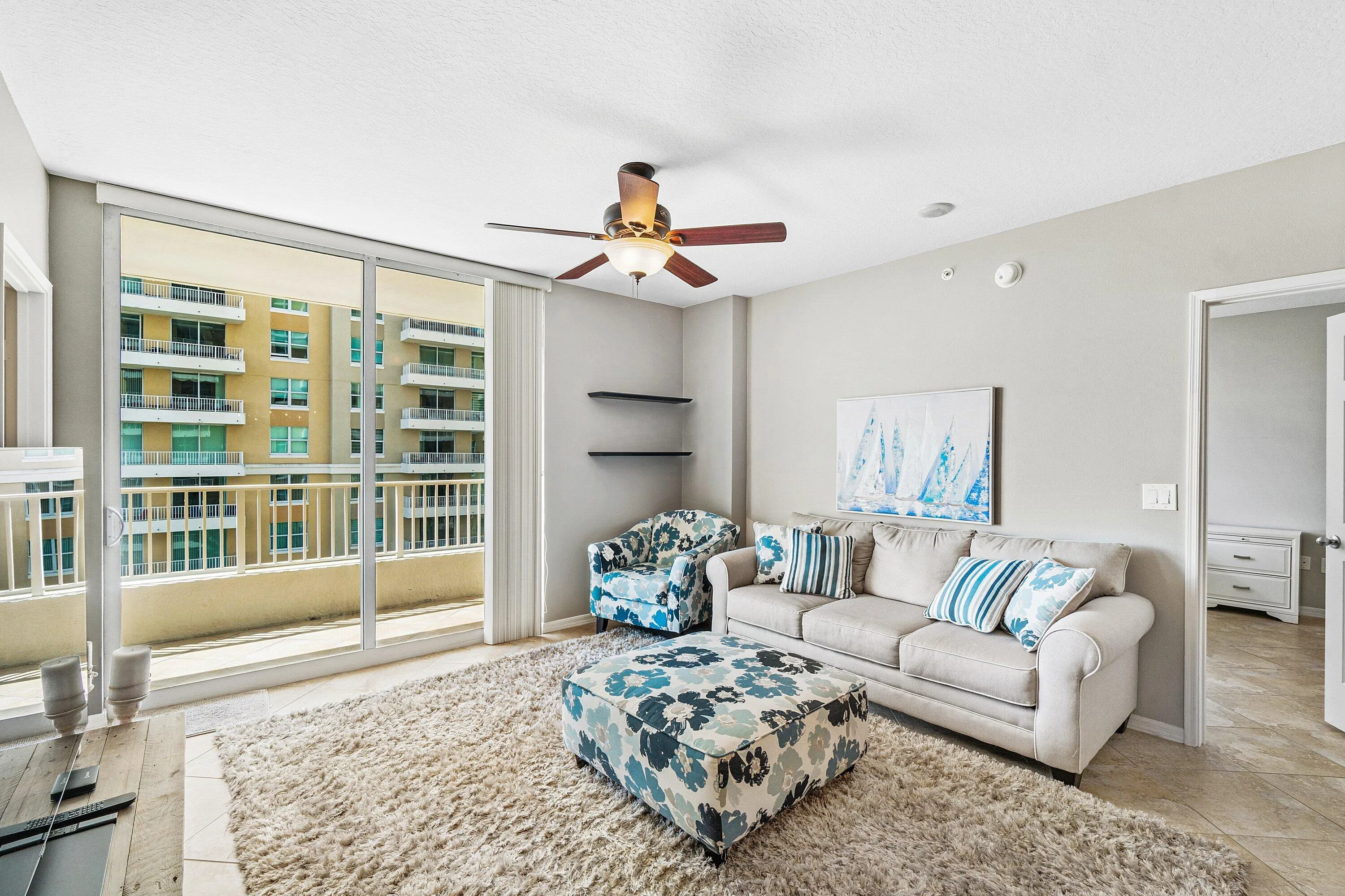 012-700EastBoyntonBeachBoulevard-803-Boy