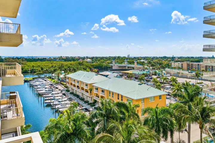 033-700EastBoyntonBeachBoulevard-803-Boy