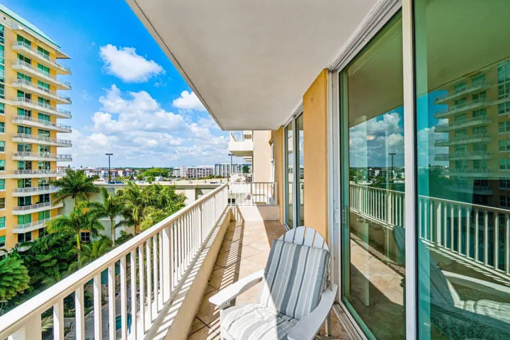 032-700EastBoyntonBeachBoulevard-803-Boy