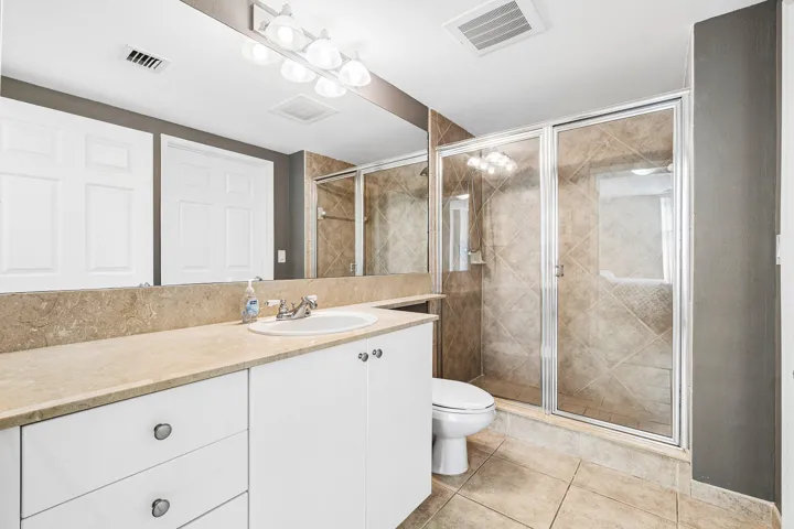 018-700EastBoyntonBeachBoulevard-803-Boy