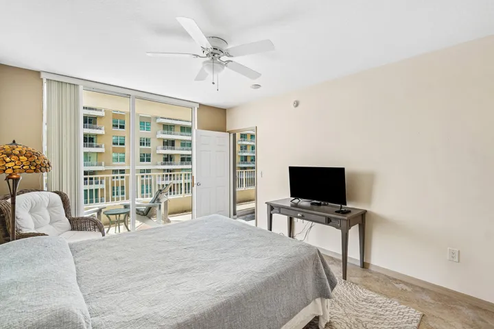 023-700EastBoyntonBeachBoulevard-803-Boy