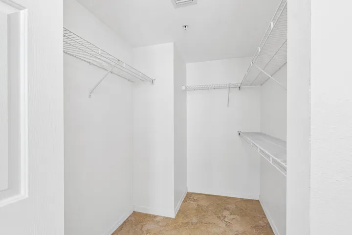028-700EastBoyntonBeachBoulevard-803-Boy