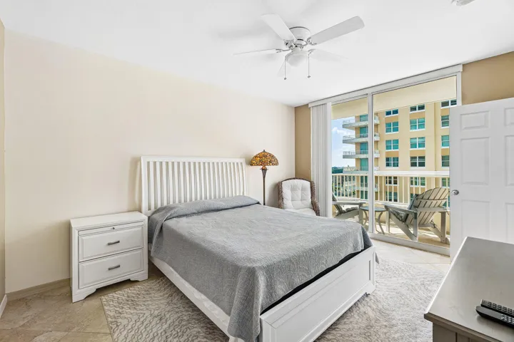 021-700EastBoyntonBeachBoulevard-803-Boy
