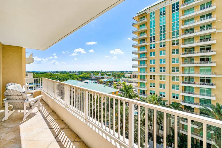 031-700EastBoyntonBeachBoulevard-803-Boy