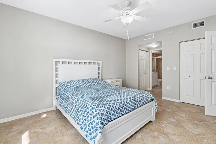 017-700EastBoyntonBeachBoulevard-803-Boy