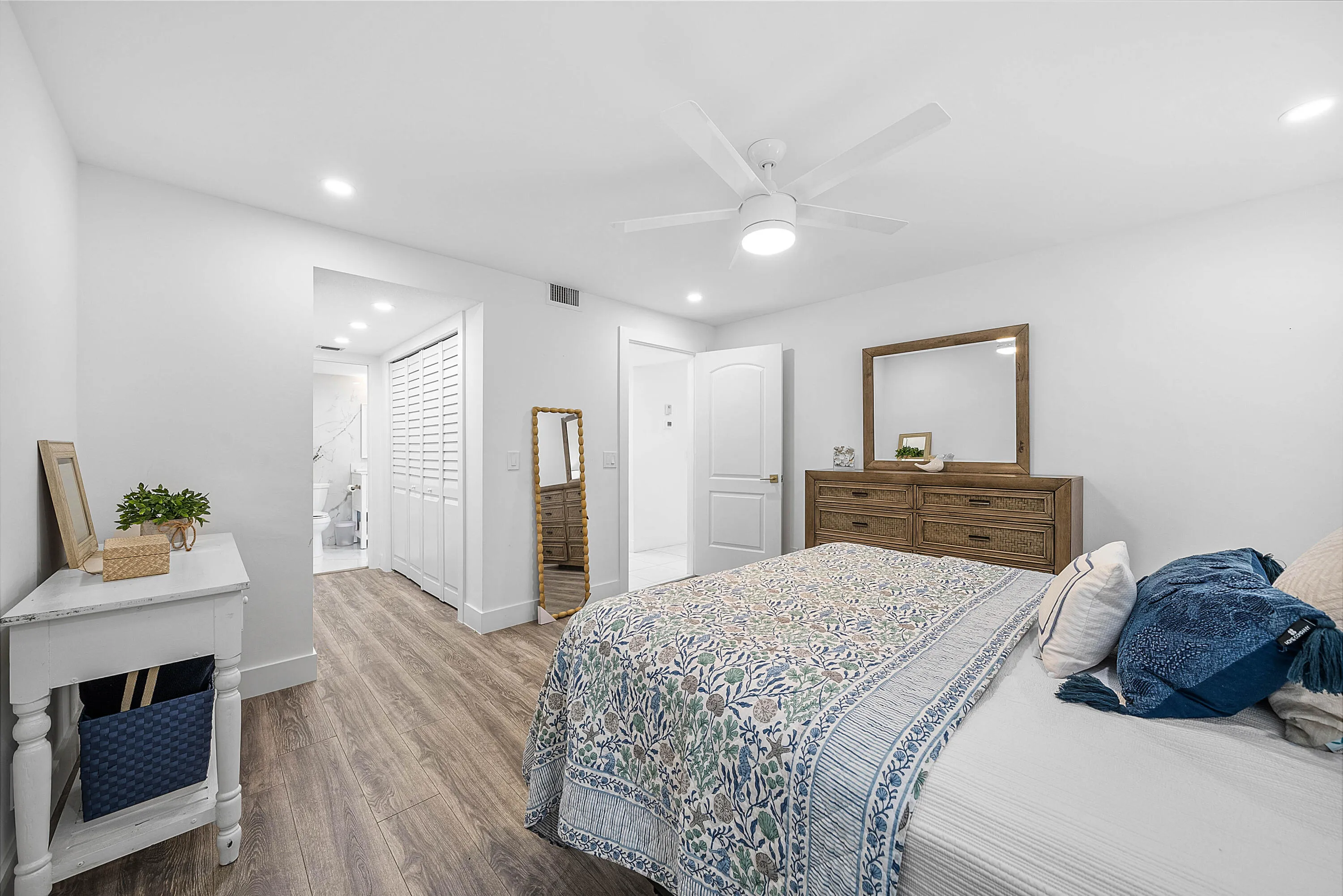 Guest bedroom