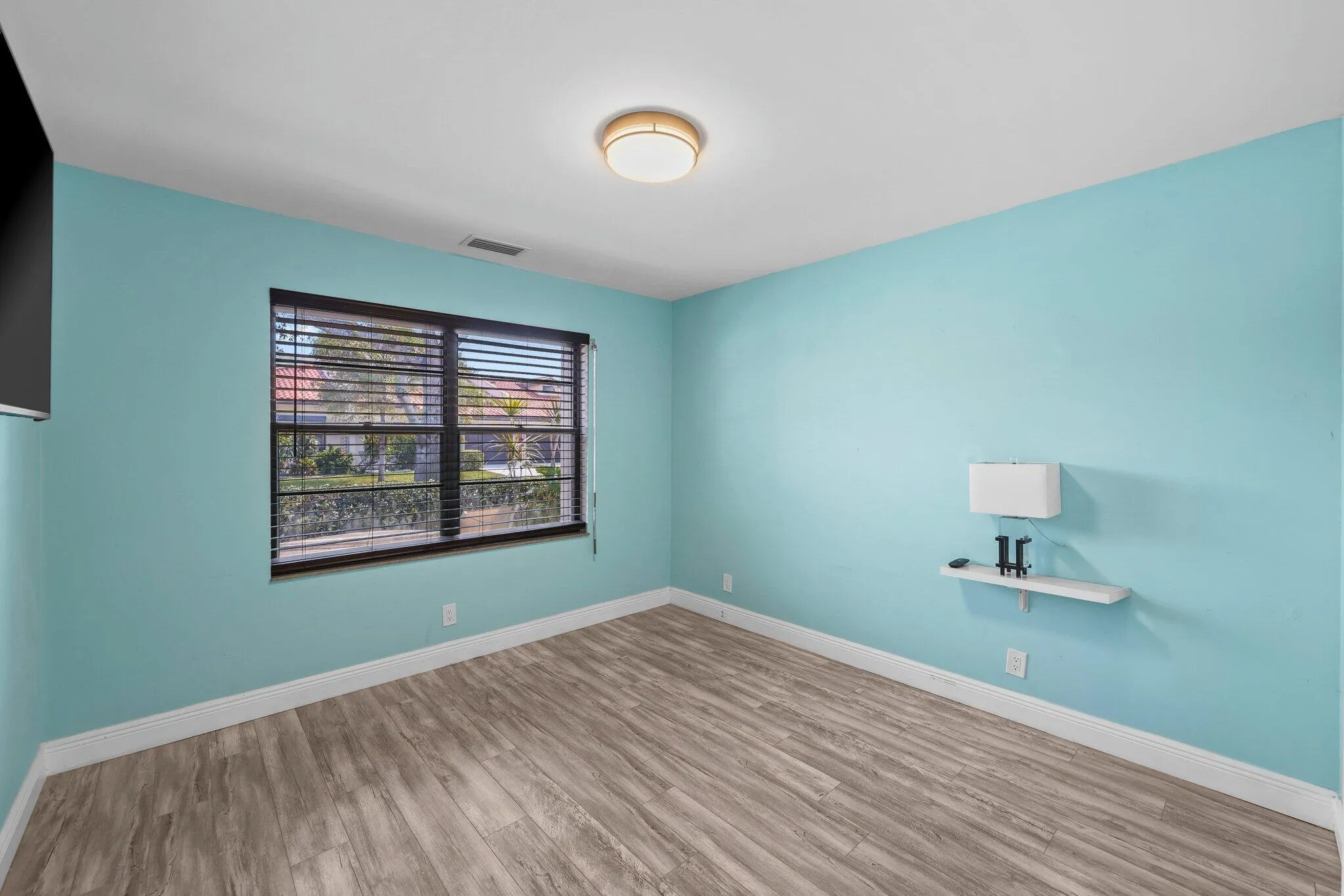 41 Bethesda Park Circle - 22.jpg-SMALL