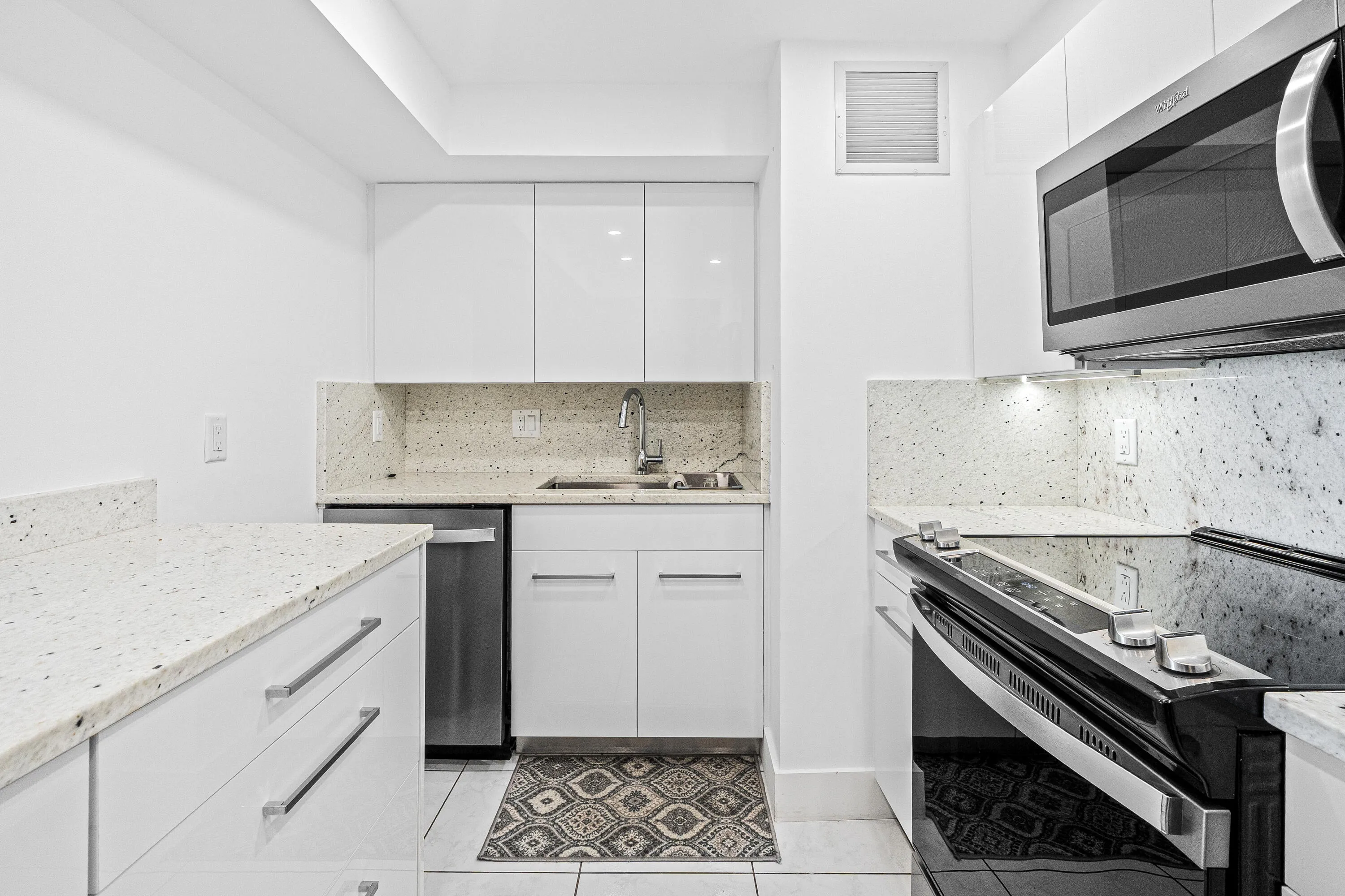 525 N Ocean Blvd-12