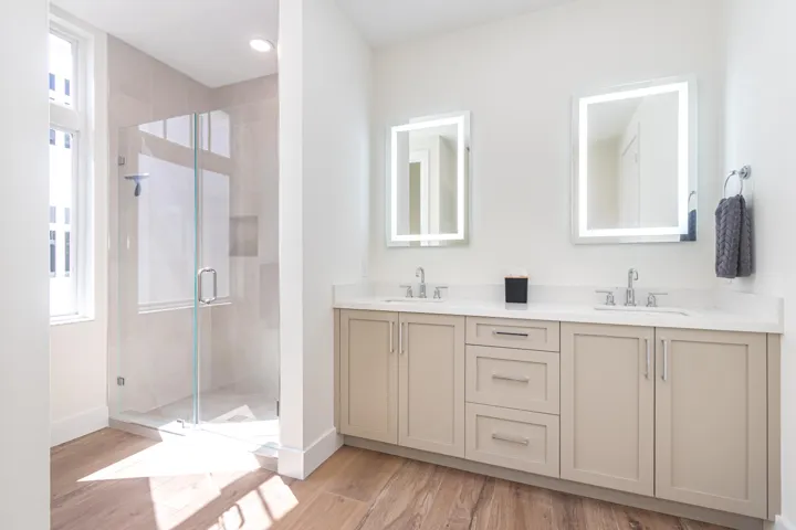 23 184 Lake Dr. Suite 200--15
