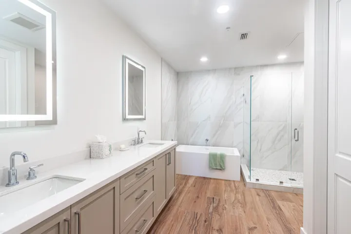 19 184 Lake Dr. Suite 200--12