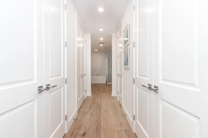 18 184 Lake Dr. Suite 200--11
