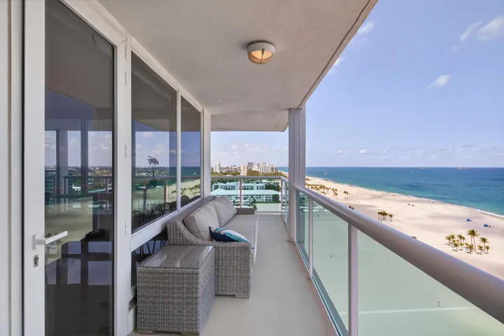 Spacious balcony for entertaining...