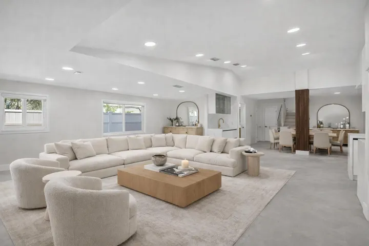 virtually staged living