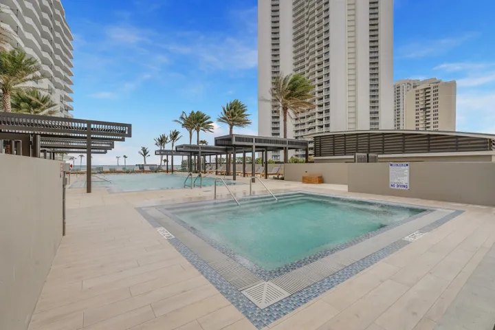 Pool & Spa