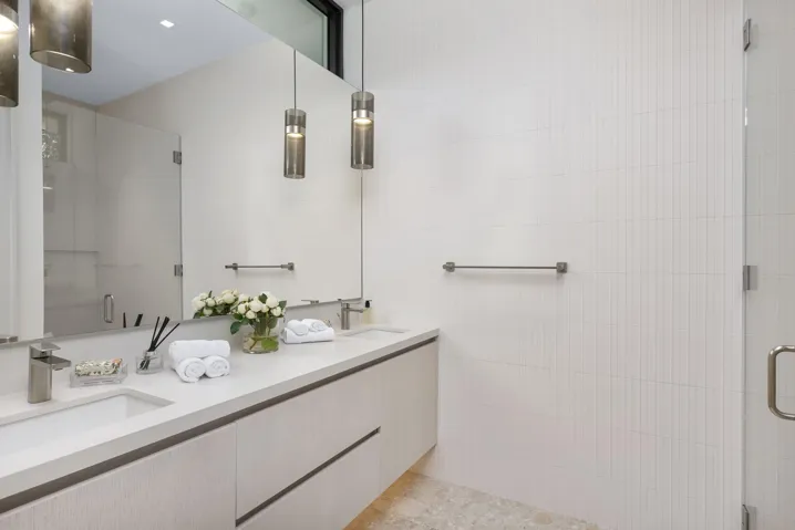 Guest Bath 3