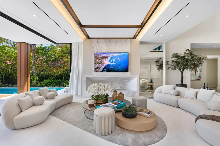 Living Area 7