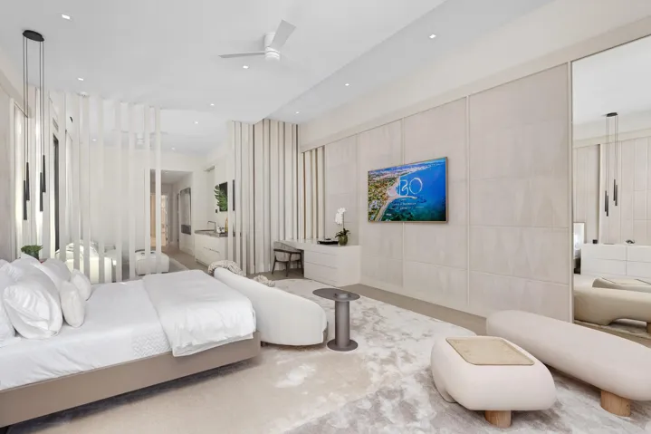 Master Bed 6