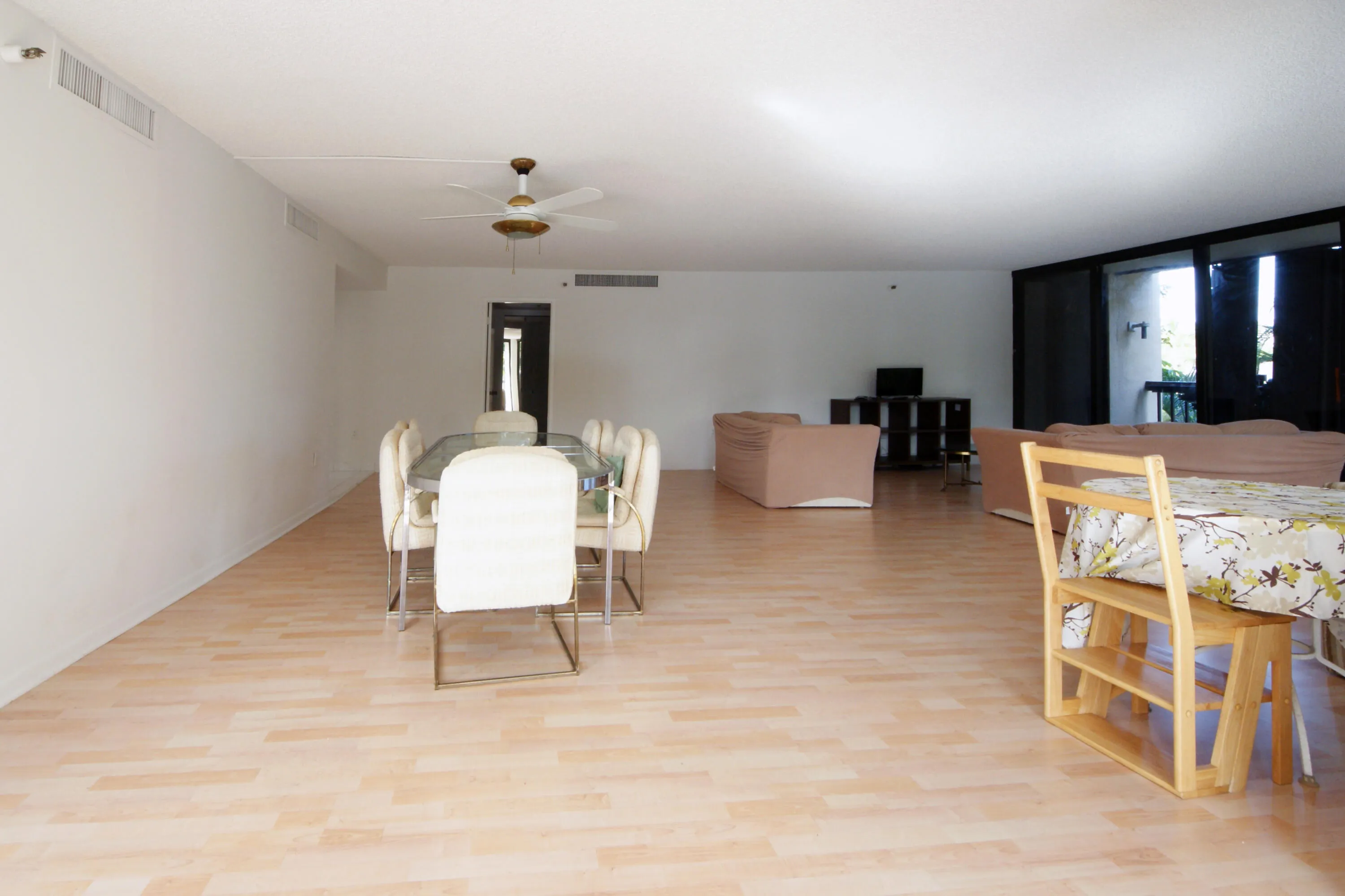 20 Living DSC00864